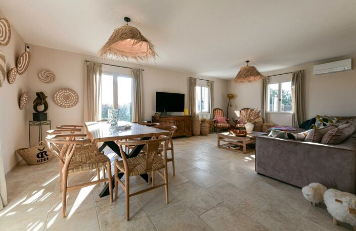 Uzès centre : Propriété méridionale de plain-pied de 126 m² avec — photo 2