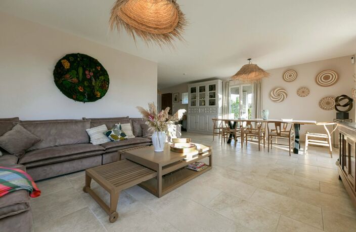 Uzès centre : Propriété méridionale de plain-pied de 126 m² avec — photo 4