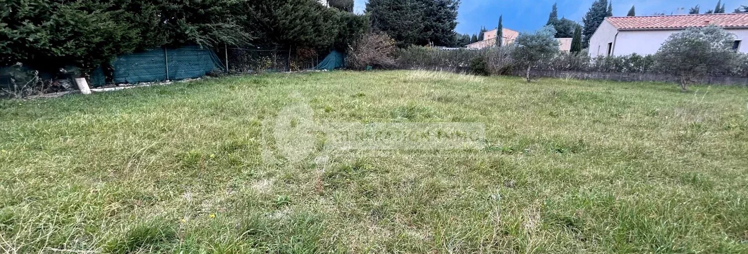 Terrain  587 m² à vendre à Fontvieille (13990)