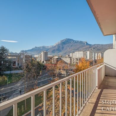 Appartement 4 pièces 210000 €