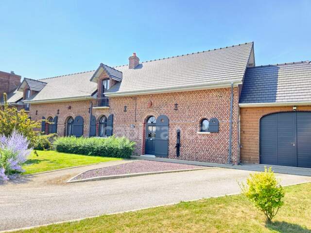 À VENDRE MAISON DE CARACTÈRE 7 pièces de 176m² Secteur AULT (80) — photo du bien