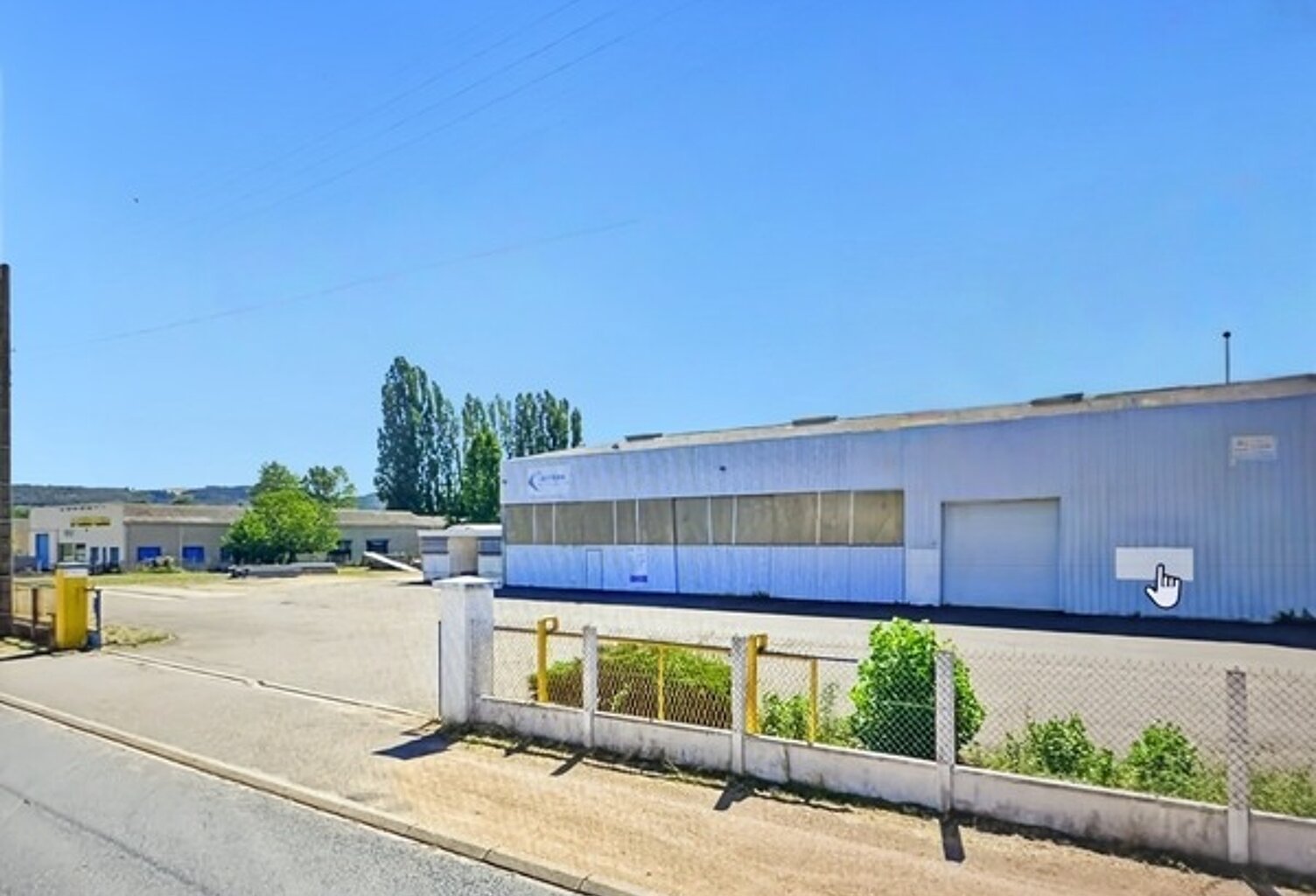 Dpt Allier (03), à louer MONTLUCON Local industriel ou artisanal situé dans une zone indutrielle 715 m2 Terrain de 3000 m2 — photo 1