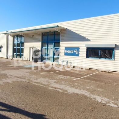 Bureau 16 pièces 1100000 €