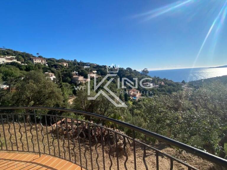 Les issambres , VILLA À FORT POTENTIEL – PROJET DE RÉNOVATION AVEC PERMIS PURGÉ vue mer — photo 1