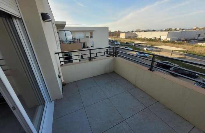 Montfavet, Appartement À Vendre, 2ème étage, 43 m², 2 pièces, Terrasse, parking — photo 2
