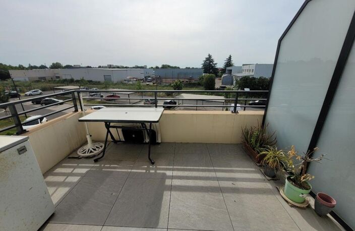 Montfavet, Appartement À Vendre, 2ème étage, 43 m², 2 pièces, Terrasse, parking — photo 3