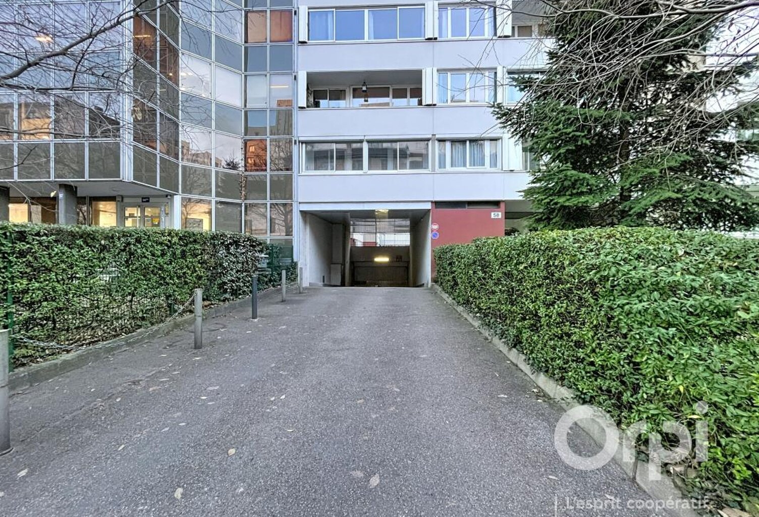 Garage à louer au 58 Rue Racine 69100 Villeurbanne — photo 1