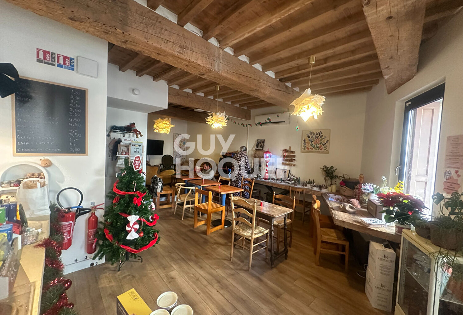 local commercial saint cyprien village — photo 1