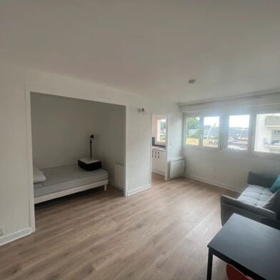 Appartement 1 pièces 700 €