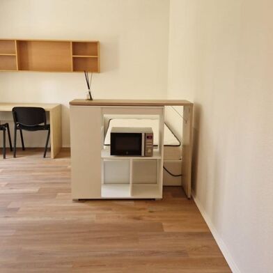 Appartement 1 pièces 900 €