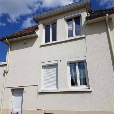 Appartement 4 pièces 482 €