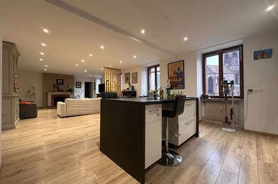 Appartement 5 pièces 192400 €