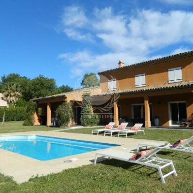 Maison 6 pièces 2750 €