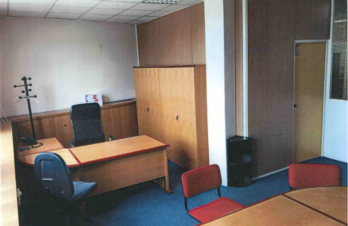À LOUER - BUREAU DE 22m2 DANS LE CENTRE VILLE DE CLERMONT L' — photo 4