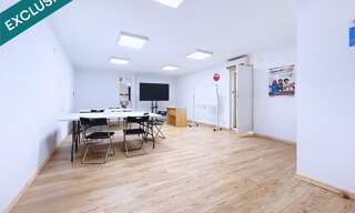 Immeuble  265 m² à vendre à Nueil-les-Aubiers (79250)