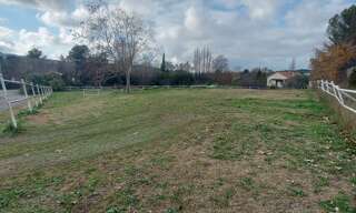 Terrain  1400 m² à louer à Simiane-Collongue (13109)