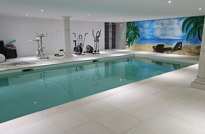 Belle propriété de 450 m2 avec piscine intérieure au calme — photo 2