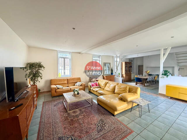 VERS-SUR-SELLES - MAISON - 200 M2 - 5 CHAMBRES - BUREAU - TE — photo du bien