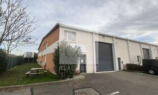 Commerce  583 m² à louer à Décines-Charpieu (69150)