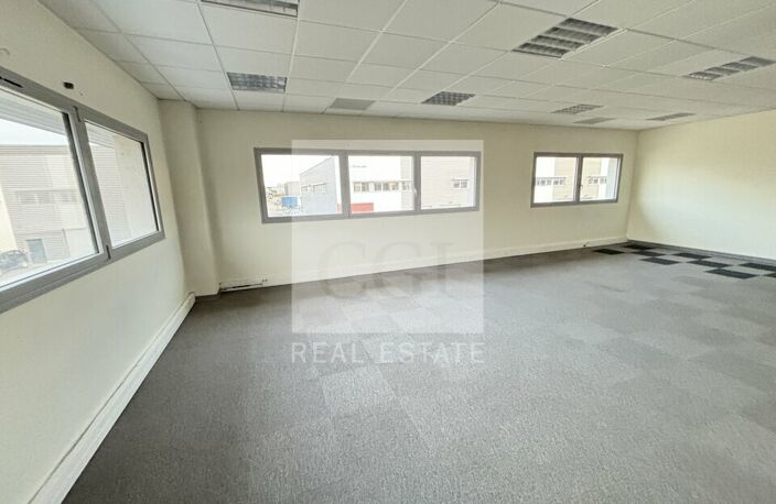 BUREAUX à LOUER — photo 3