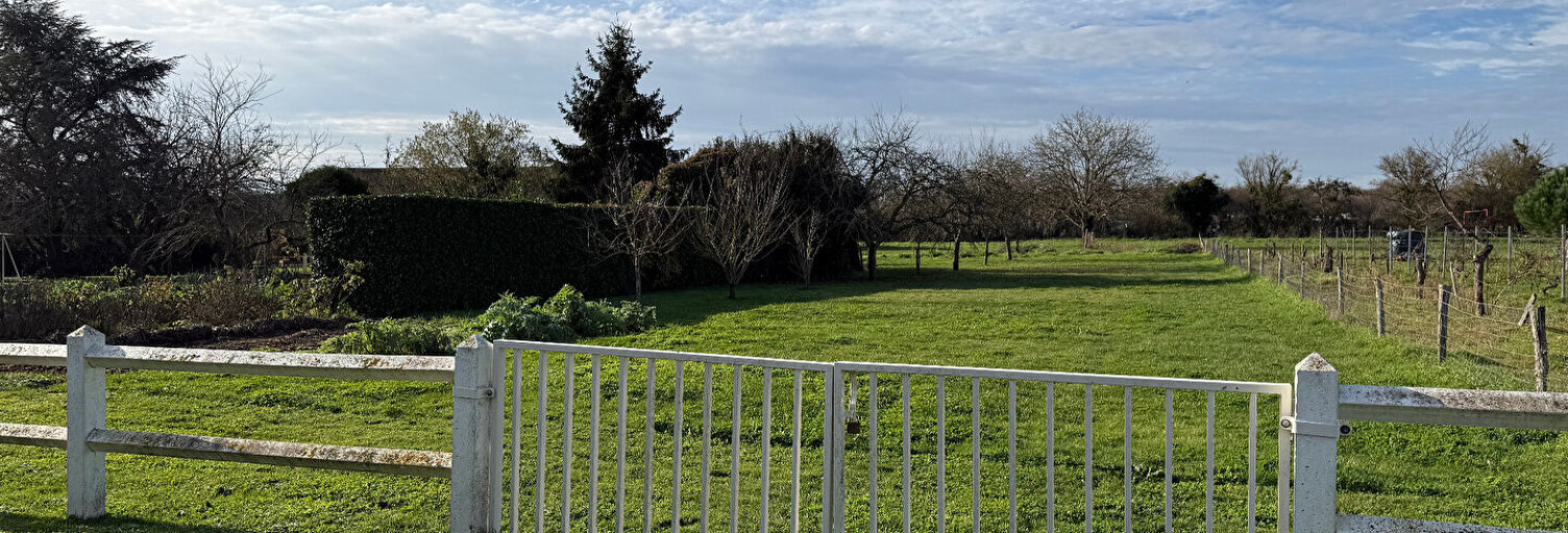 Terrain  1000 m² à vendre à Aslonnes (86340)