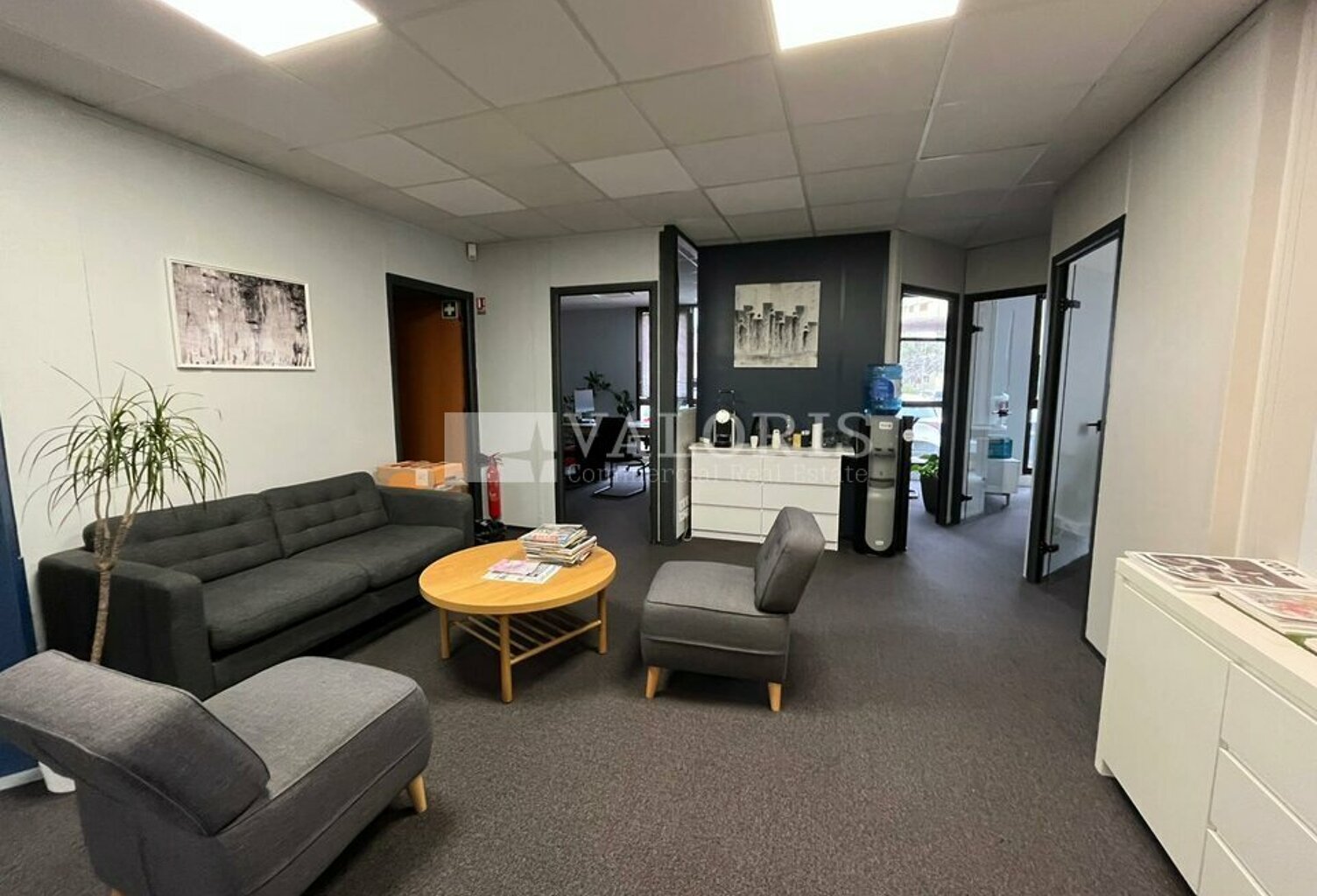 BUREAUX à LOUER — photo 1