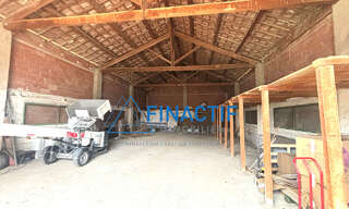 Local industriel  200 m² à louer à Éguilles (13510)