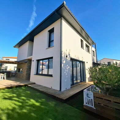 Maison 5 pièces 449000 €