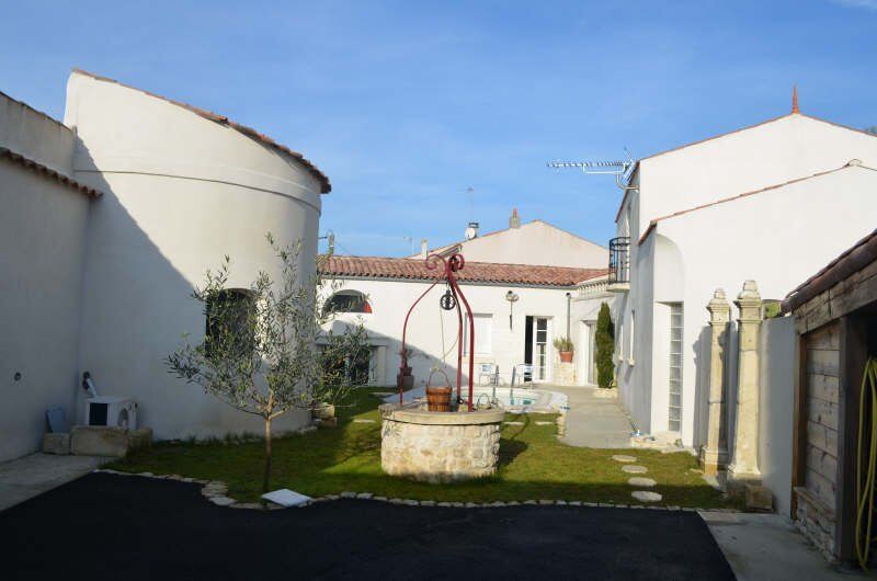 Villa / Maison  T4 à louer Rochelle (La) 17000