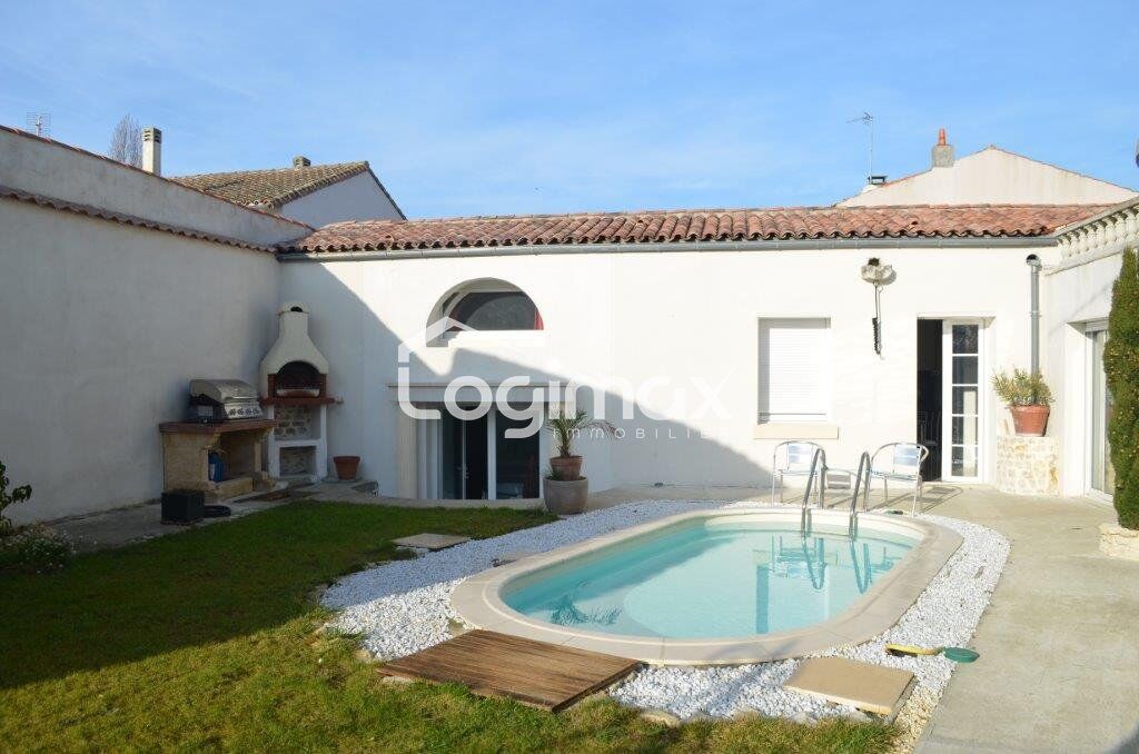 Villa / Maison 4 pièces  à louer Rochelle (La) 17000