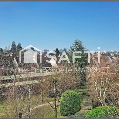 Appartement 3 pièces 896 €