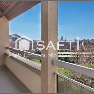 Appartement 3 pièces 896 €