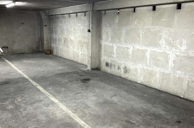 Garage  93000 €