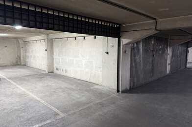 Garage  93000 €