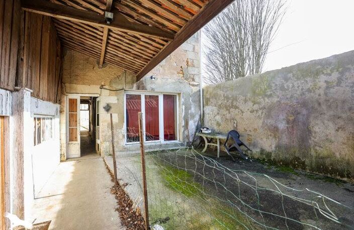 Vente immeuble   Montguyon (17270) — photo 3