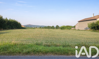 Terrain  1485 m² à vendre à Marcilly-le-Châtel (42130)