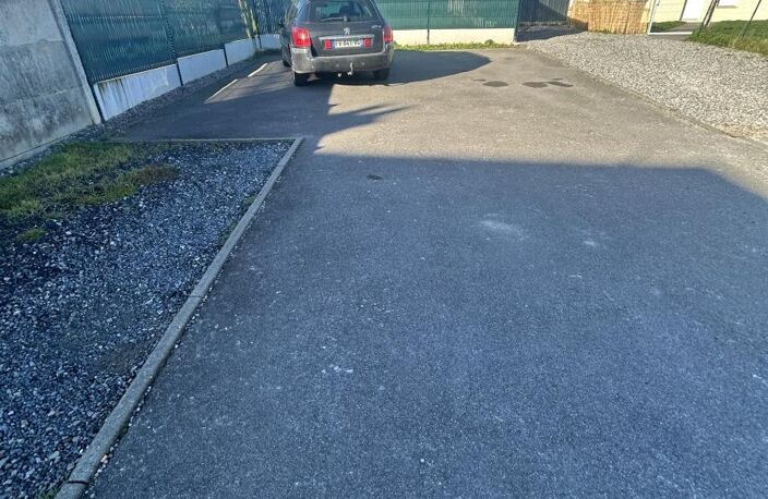 A RAILLENCOURT-SAINTE-OLLE, rue des Moulins: un ensemble de 6... — photo 2