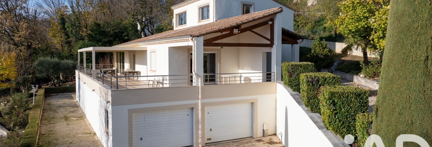 Maison 8 Pièces 235 m² à vendre à Crest (26400)