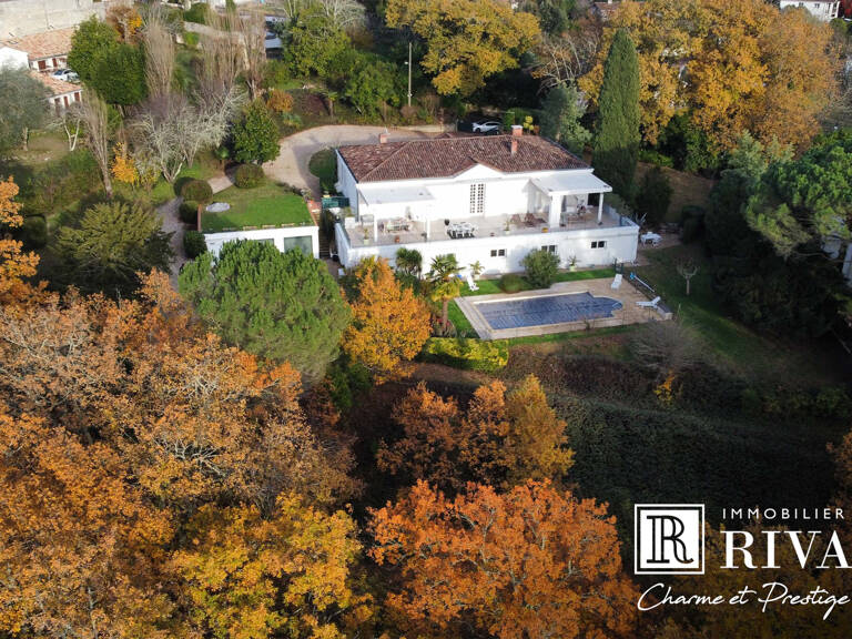 PROCHE COMMERCE ET ECOLE - 360 M2 - POUR GRANDE FAMILLE — photo 1