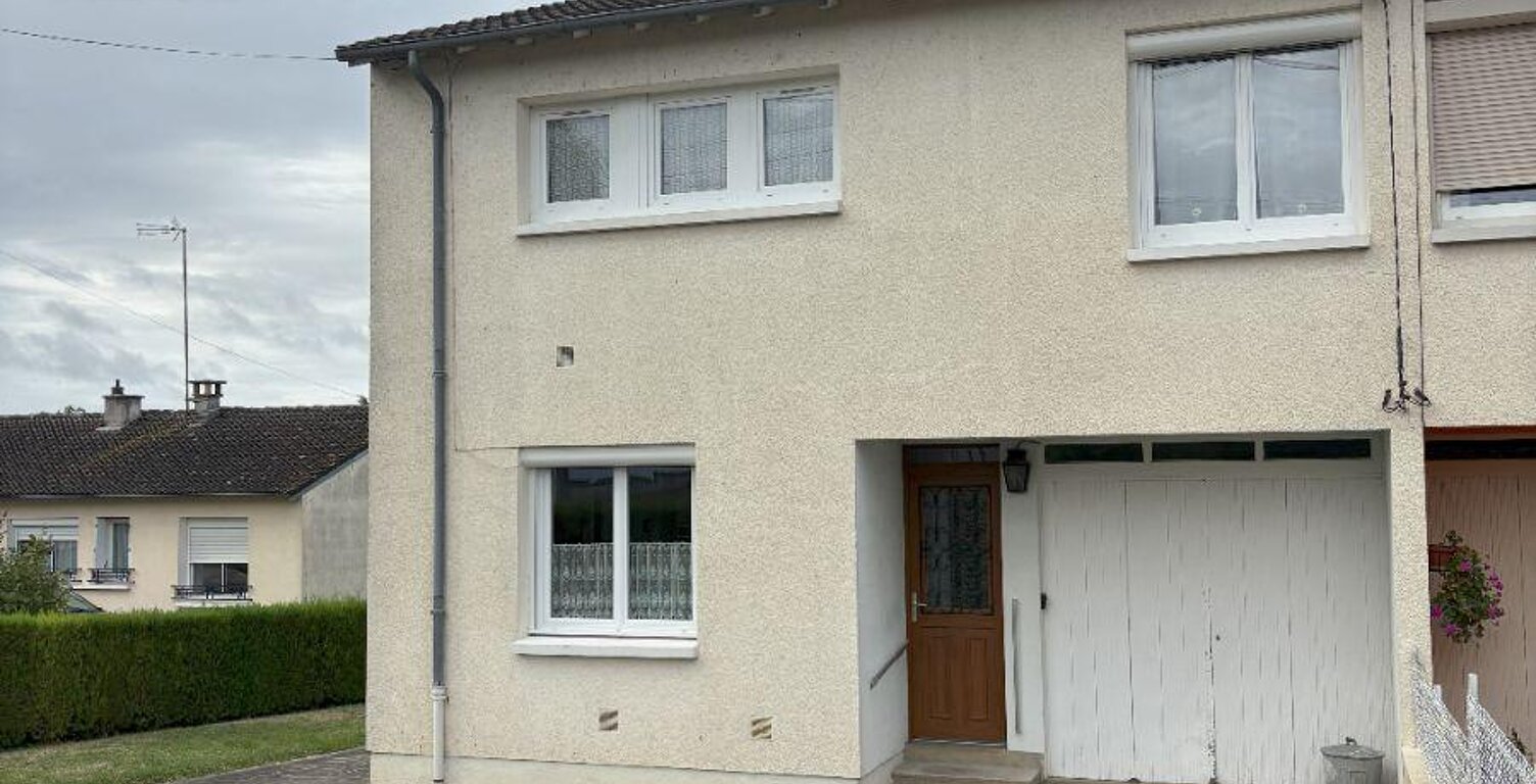 Vente maison 4 pièces 100 m² Saint-Gaultier (36800) — photo 1
