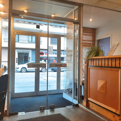 Bureau 10 pièces 475000 €