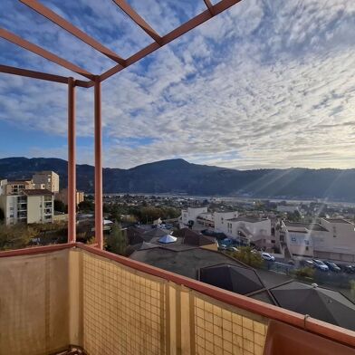 Appartement 3 pièces 960 €