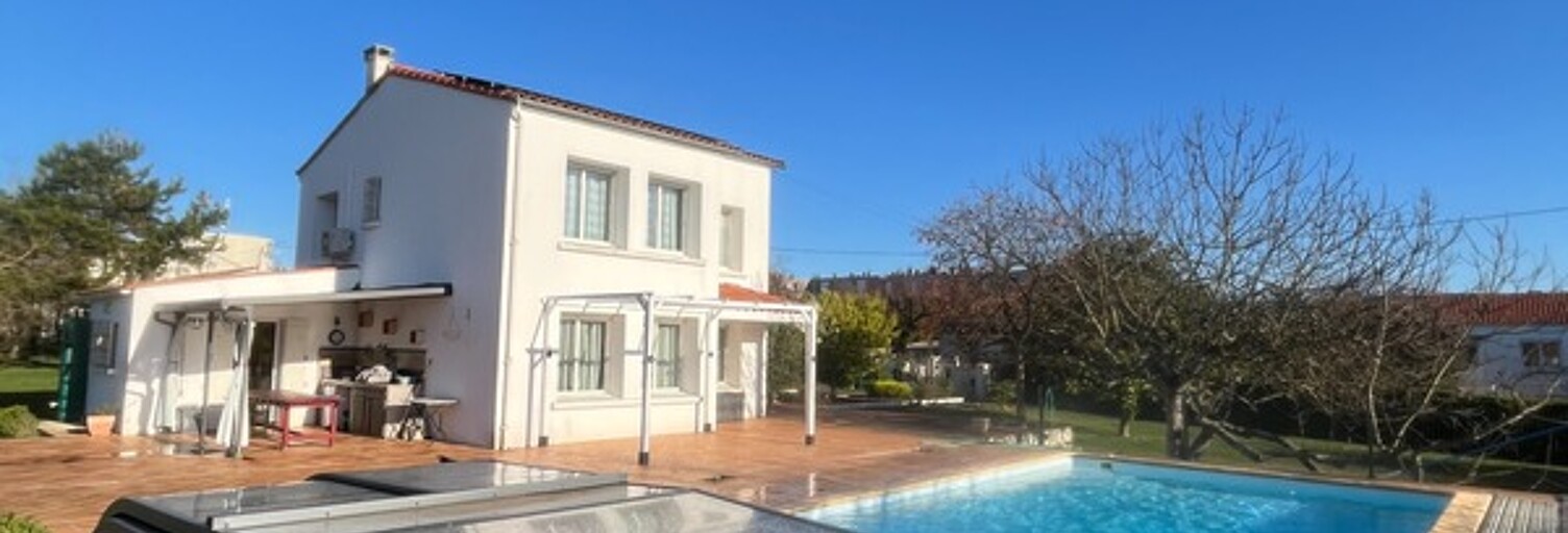 Maison 6 Pièces 140 m² à vendre à Saint-Jean-d'Angély (17400)