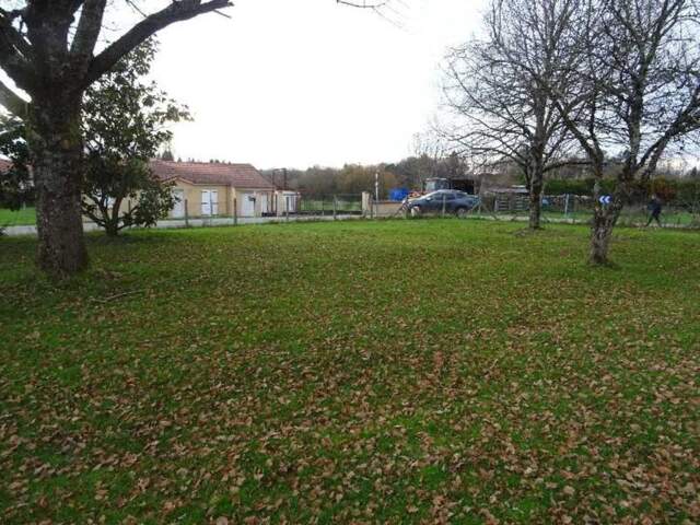 A VERNEUIL SUR VIENNE TERRAIN AVEC CU DE 750 M² — photo du bien