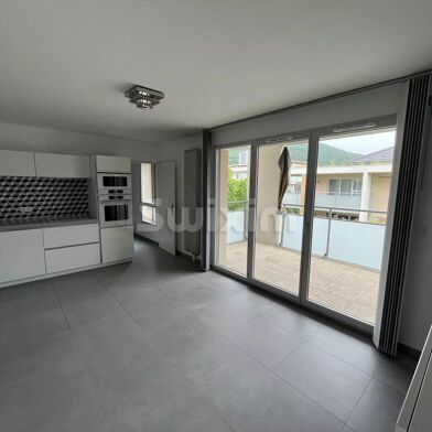 Appartement 2 pièces 765 €