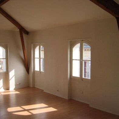 Appartement 3 pièces 1115 €