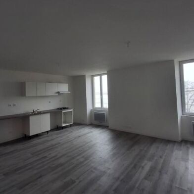 Appartement 3 pièces 700 €