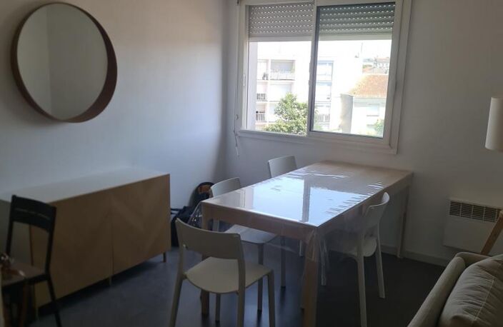 Appartement À Louer — photo 2