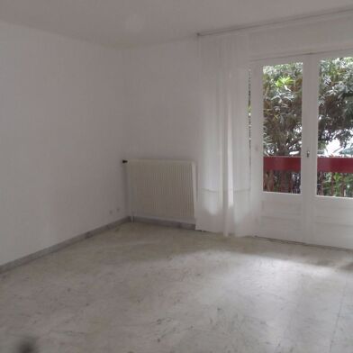 Appartement 2 pièces 598 €