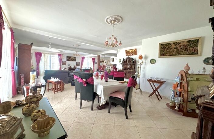 EN EXCLUSIVITÉ – VILLA DE CARACTÈRE AVEC VUE PANORAMIQUE – SAINT-FRANÇOIS — photo 2